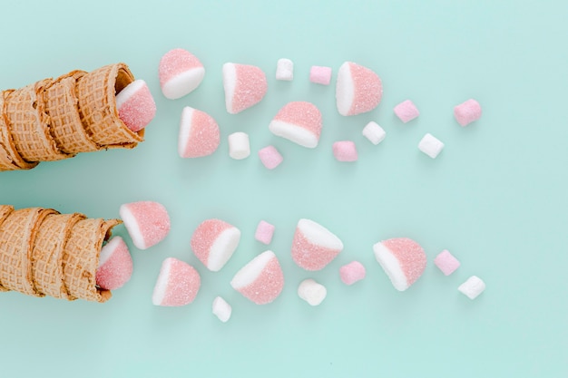 Free photo top view jellies in ice cream cones