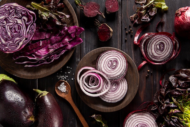 Free Photo top view of onions with cabbage