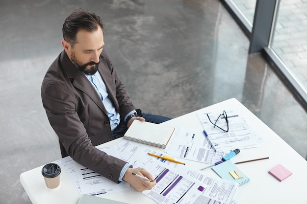 Free photo top view of professional employer dressed formally