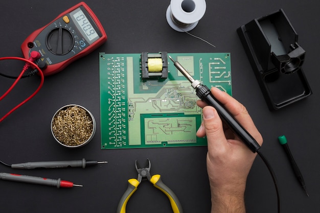 Top view reparation of a circuit board