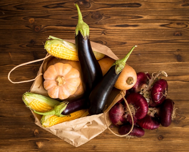 Free photo top view seasonal vegetables composition