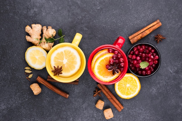 Free photo top view tea with lemon flavor on table