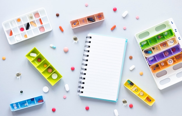 Free photo top view variety of colorful pills on the table