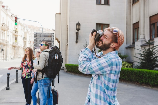 Free Photo tourists in city