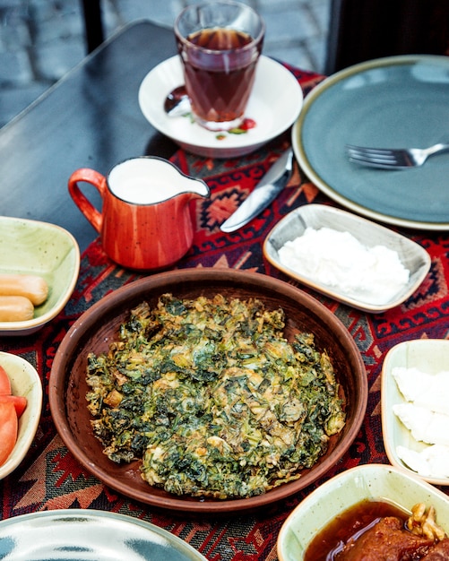 Traditional kyukyu and a glass of hot tea