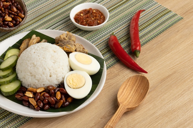 Free photo traditional nasi lemak meal assortment