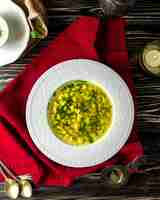 Free photo traditional soup dushbara with greenery