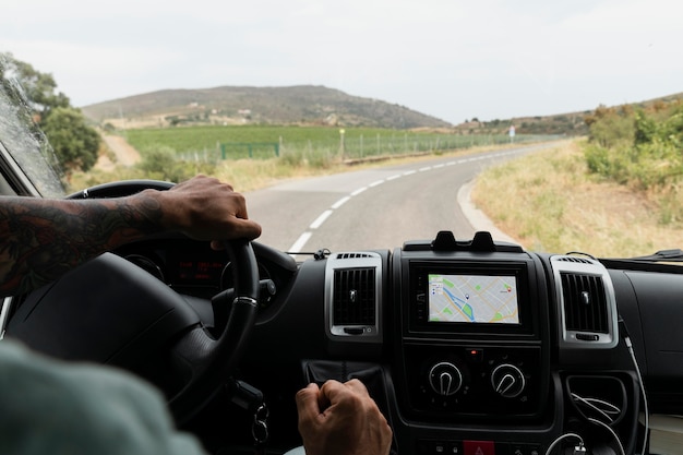 Free photo travelling by car in the country side