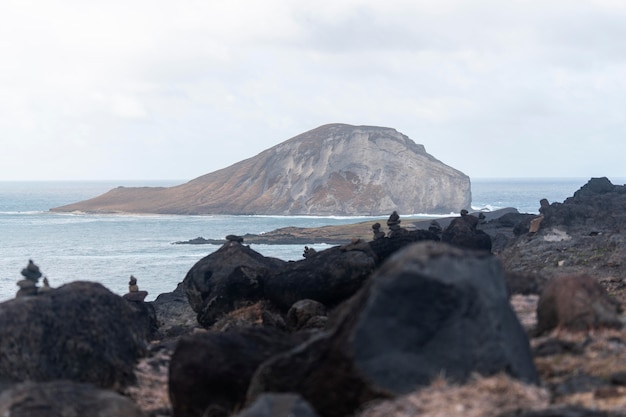 Free photo tropical hawaii landscape with the blue sea