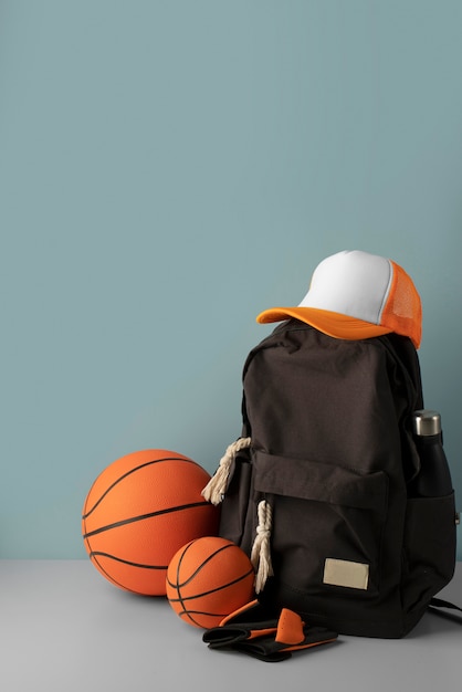 Free Photo trucker hat with basketball