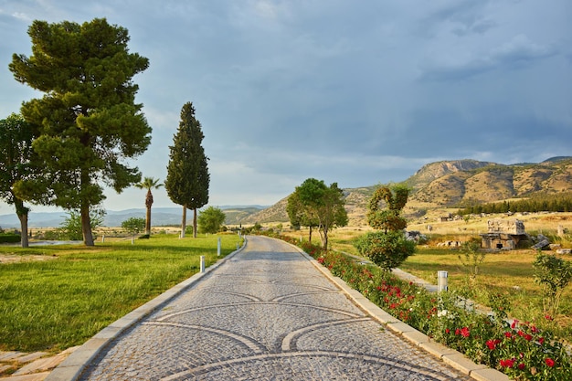 Free photo turkey a gateway city in the ancient city of hierapolis