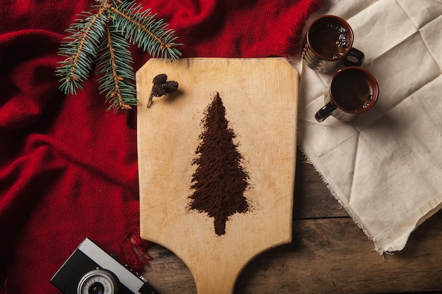 Free photo the two cups of coffee on wooden