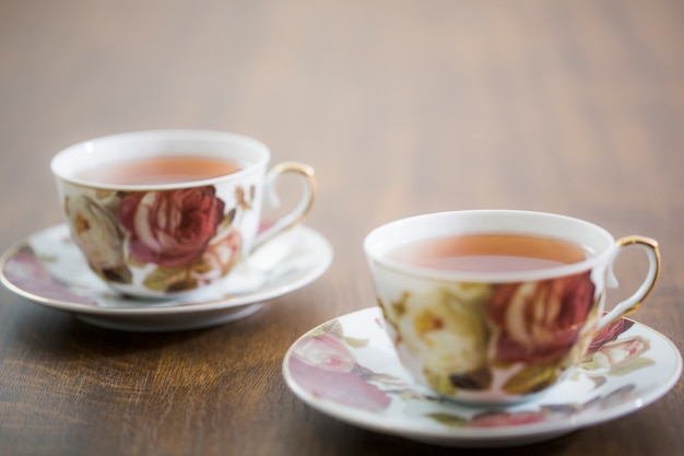 Free photo two tea cups