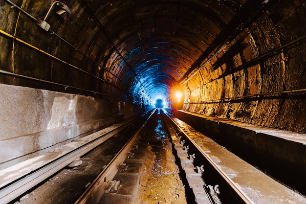 Free photo underground tunnel and the railway in new york city, united states