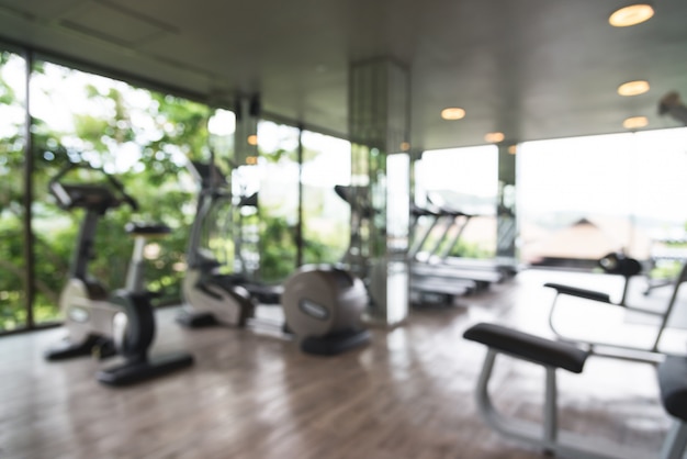 Free photo unfocused gym with big windows