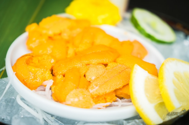 Free photo uni sashimi