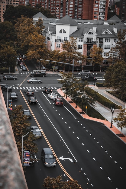 Free photo urban view with cars on the street