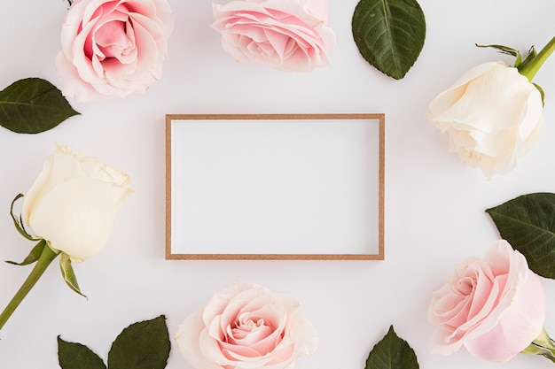 Free photo valentine's day concept with frame