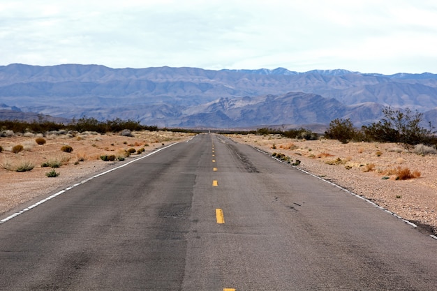 Valley of Fire Nevada Highway before entering into the park valley.