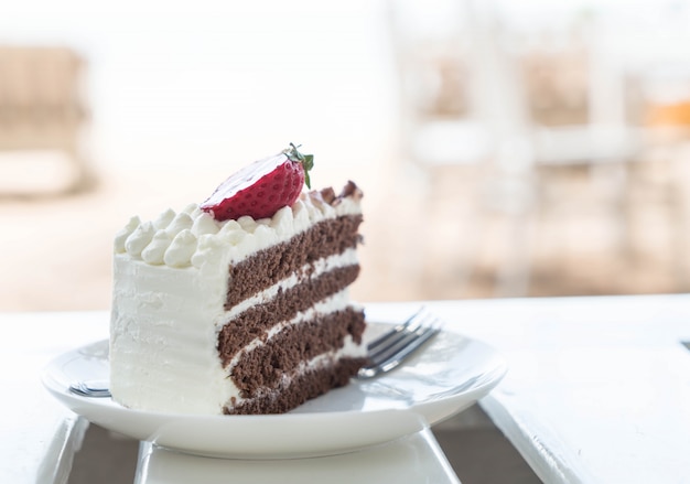 vanilla and chocolate cake with strawberry