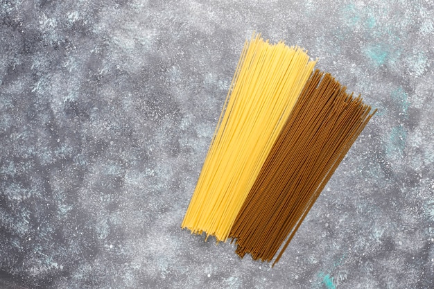 Free photo various types of uncooked pasta