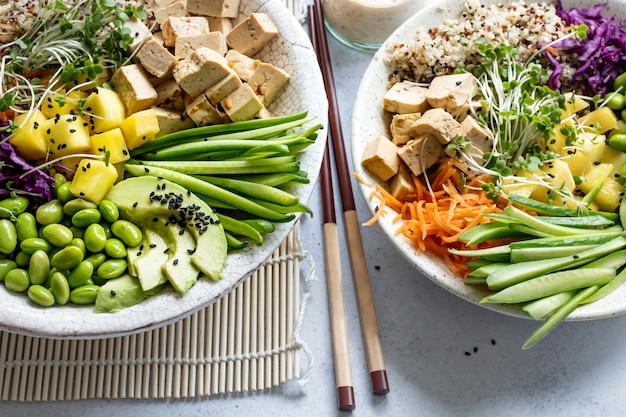 Free photo vegan poke bowl with marinated tofu photography