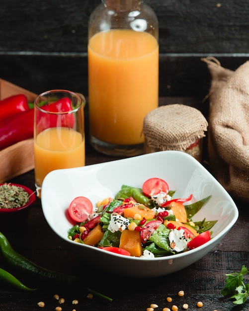 vegetable salad with orange juice