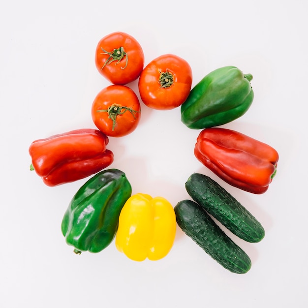 Free Photo vegetables forming circle