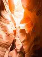 Free photo vertical shot of the beautiful antelope canyon lights and rocks arizona in the usa