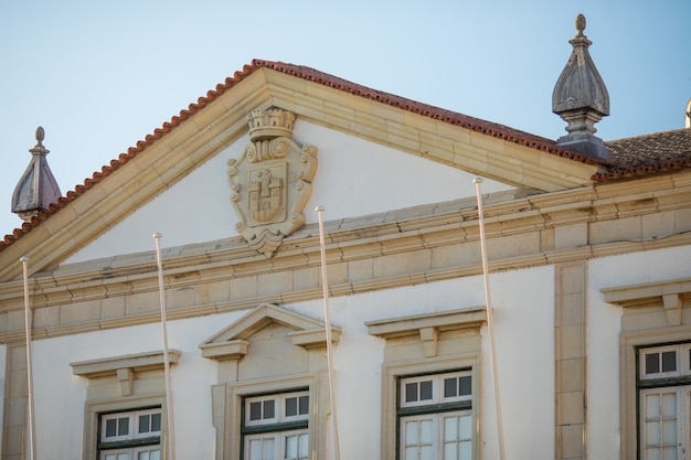 Free photo view on architecture on old town street in faro, algarve, portugal.