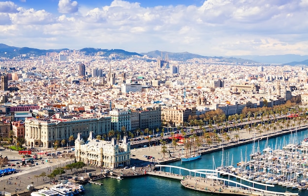 Free photo view of barcelona city. catalonia