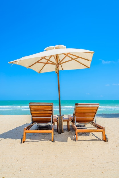 Free photo view of beach chairs on a sunny day