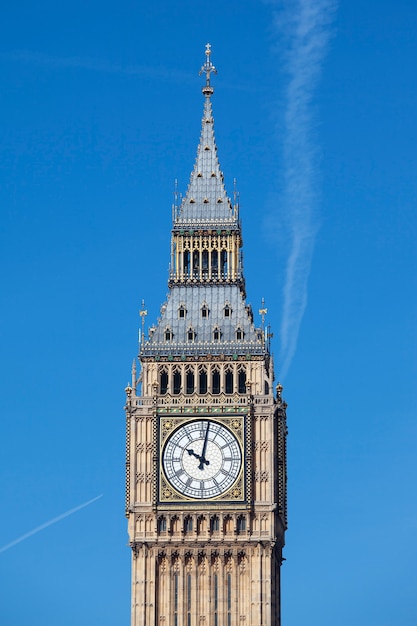 Free Photo view of big ben with blue sky