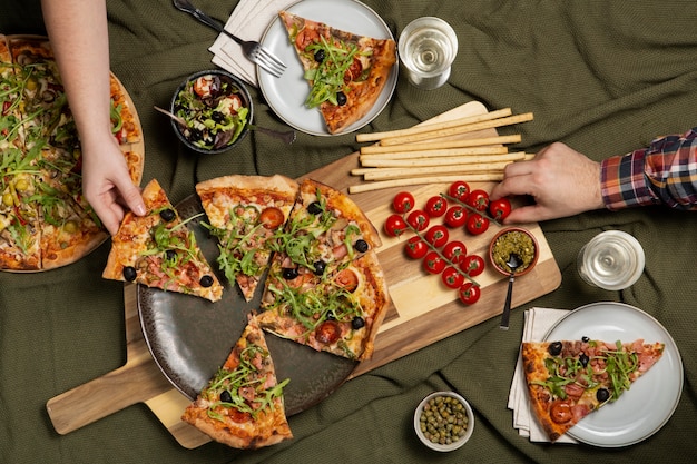 Free photo above view delicious pizza arrangement