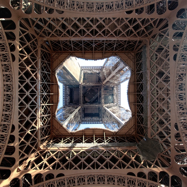 Free Photo view of the eiffel tower from below, paris, france