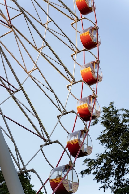 Free photo view of the ferris wheel in the city