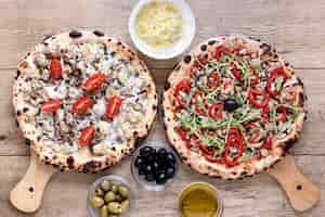 Free photo above view mushroom and tomato pizza