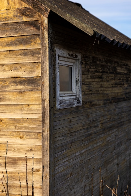 Free Photo view of old and abandoned house in nature