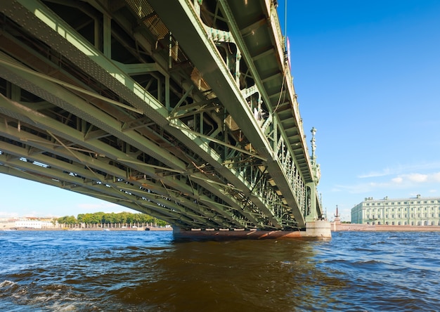 Free photo view of st. petersburg. trinity bridge