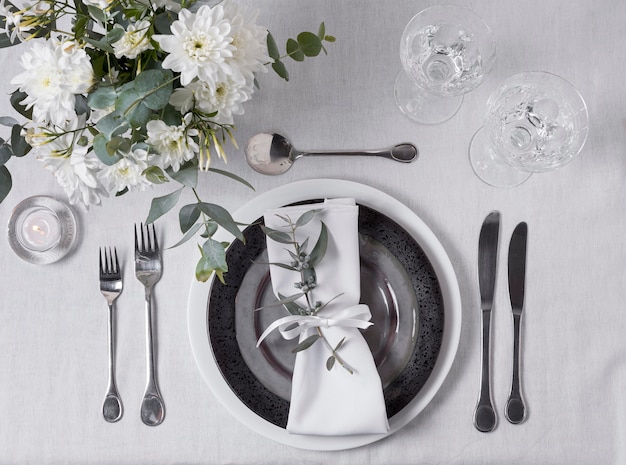 Above view table arrangement with flowers