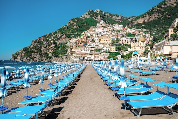 Free photo view of the tyrrhenian sea coast in positano italy