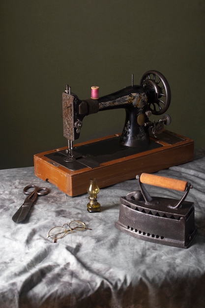 Free photo view of vintage sewing machine