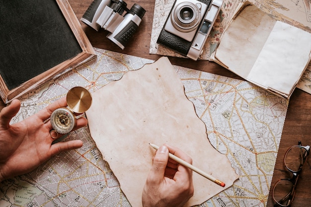 Free Photo vintage desk and travel concept