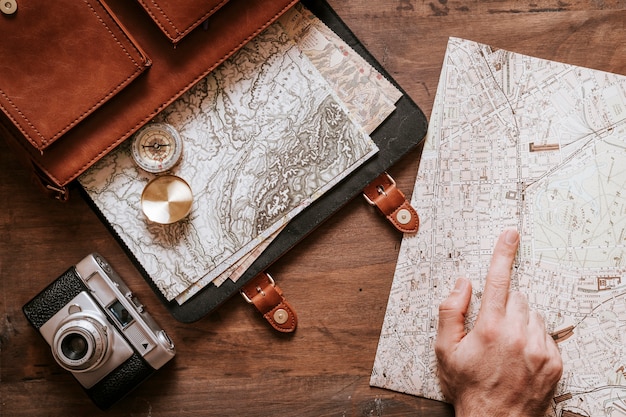 Free photo vintage desk and travel concept