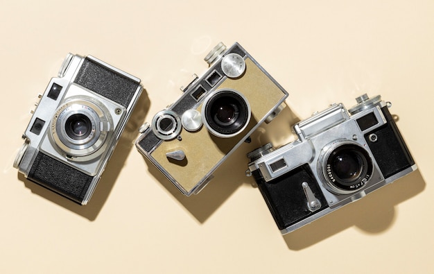 Free photo vintage photo cameras composition