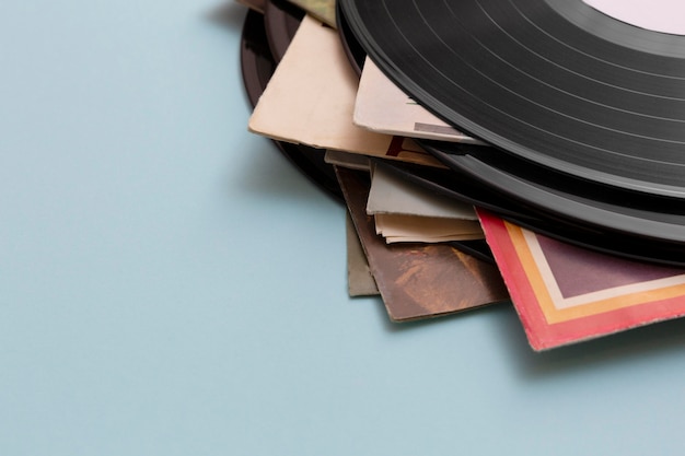 Free photo vinyl record with retro texture composition