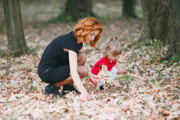 Free Photo walk leaf day happiness mom