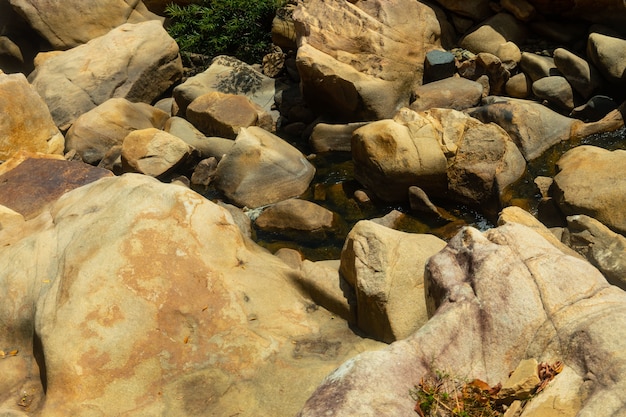 Free photo water in the middle of the rocks