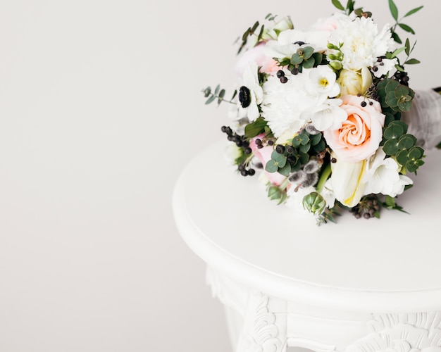 Free photo wedding bouquet on table