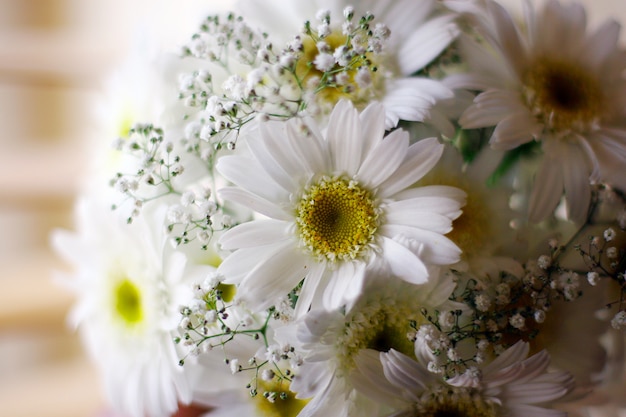 Free photo wedding bucket of white flowers